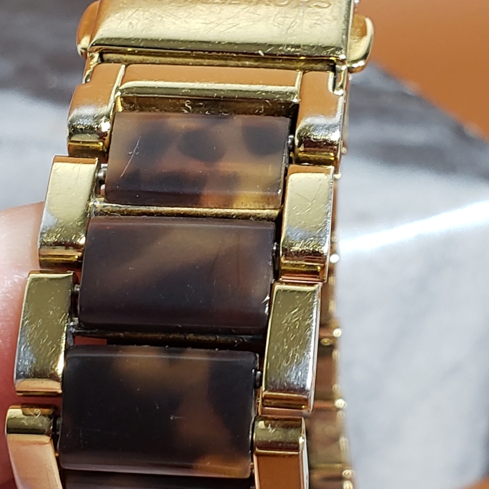 Michael Kors- mk5688 Parker gold tone tortoise shell acetate, great condition. - Picture 9 of 12